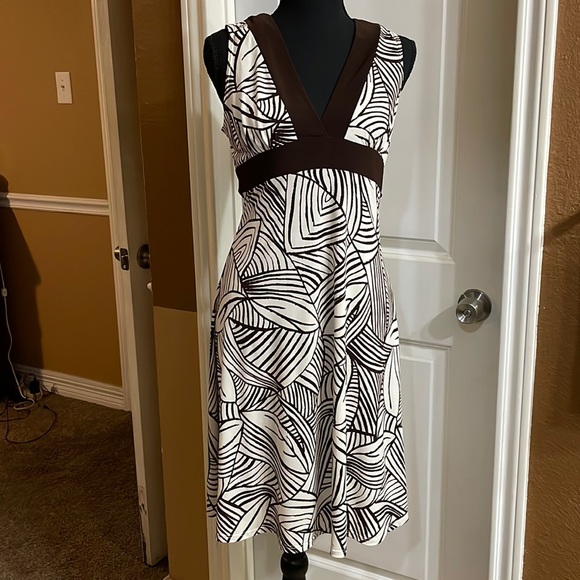 Brown and cream Dress with tie back - Picture 1 of 5